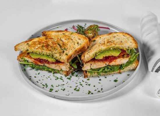 CHICKEN PESTO SANDWICH